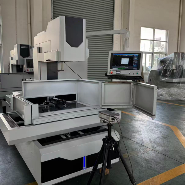 Servo-integrated medium-speed wire-cut EDM machine