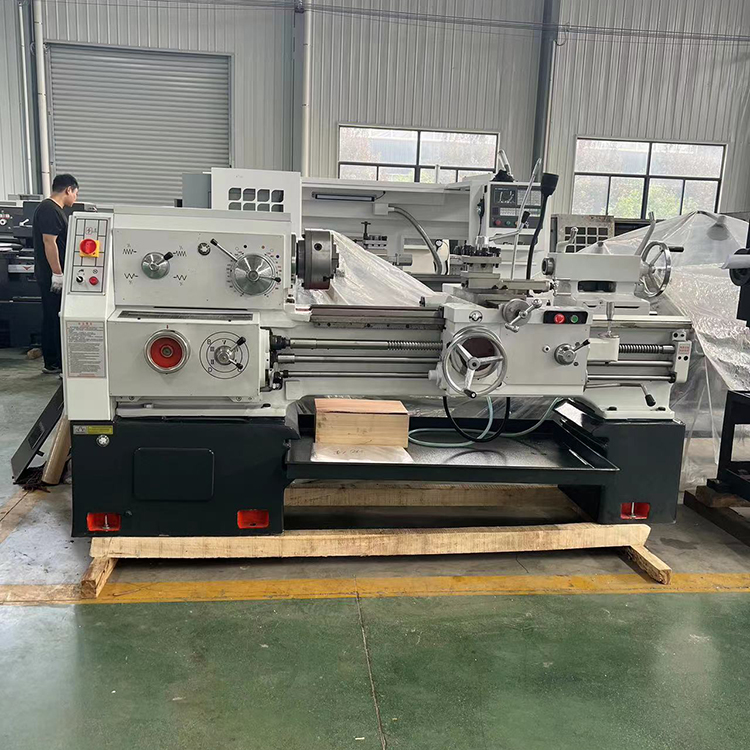 Manual Lathe Machine
